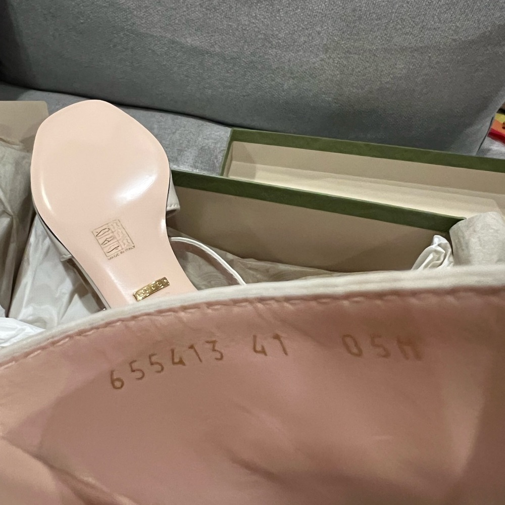 NEW Gucci Cream Horsebit leather Sandals - Picture 8 of 10